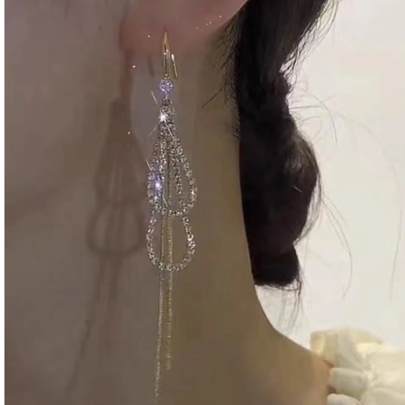 Luxe Gold Tone Double Tear Drop Rhinestone Drop Earrings - Picture 3 of 5